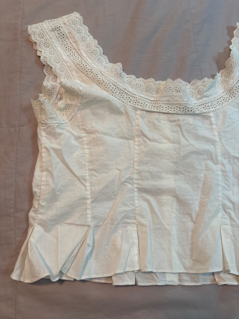 Doen Cream Eyelet Lace-Trim Button Front Cropped Top - Picture 10 of 16